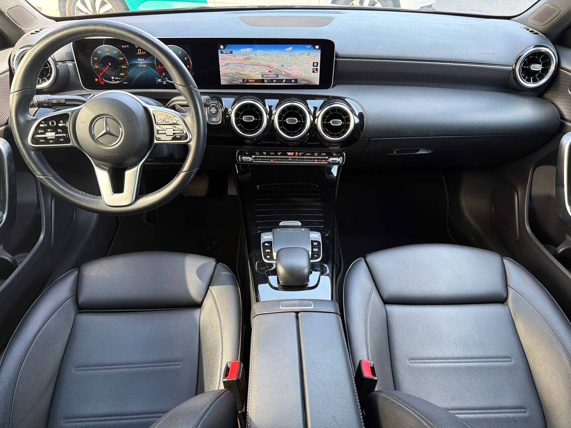 MERCEDES-BENZ A 180 Progressive 7G-DCT-image-18