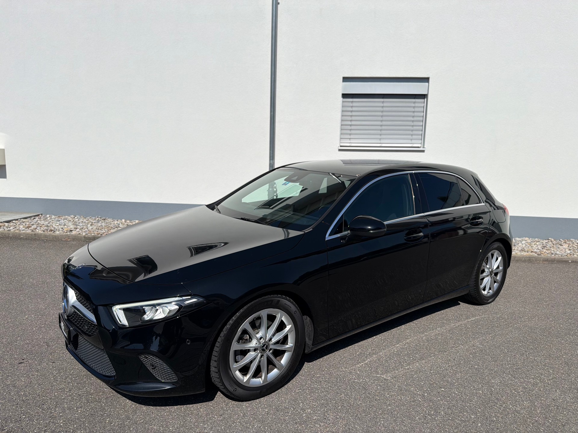 MERCEDES-BENZ A 180 Progressive 7G-DCT-image-10
