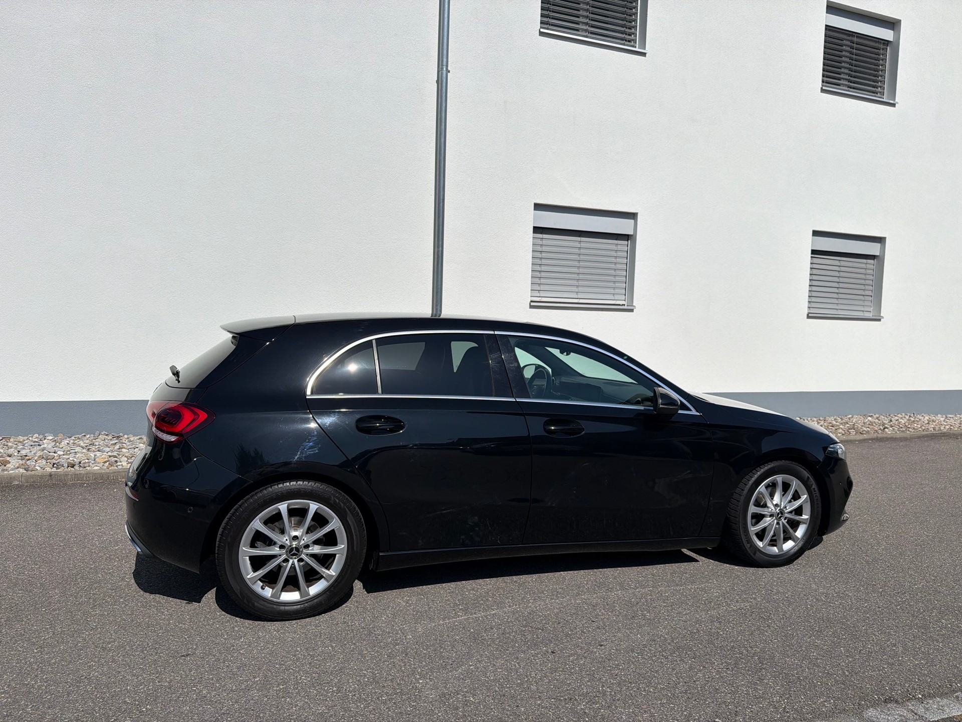 MERCEDES-BENZ A 180 Progressive 7G-DCT-image-4