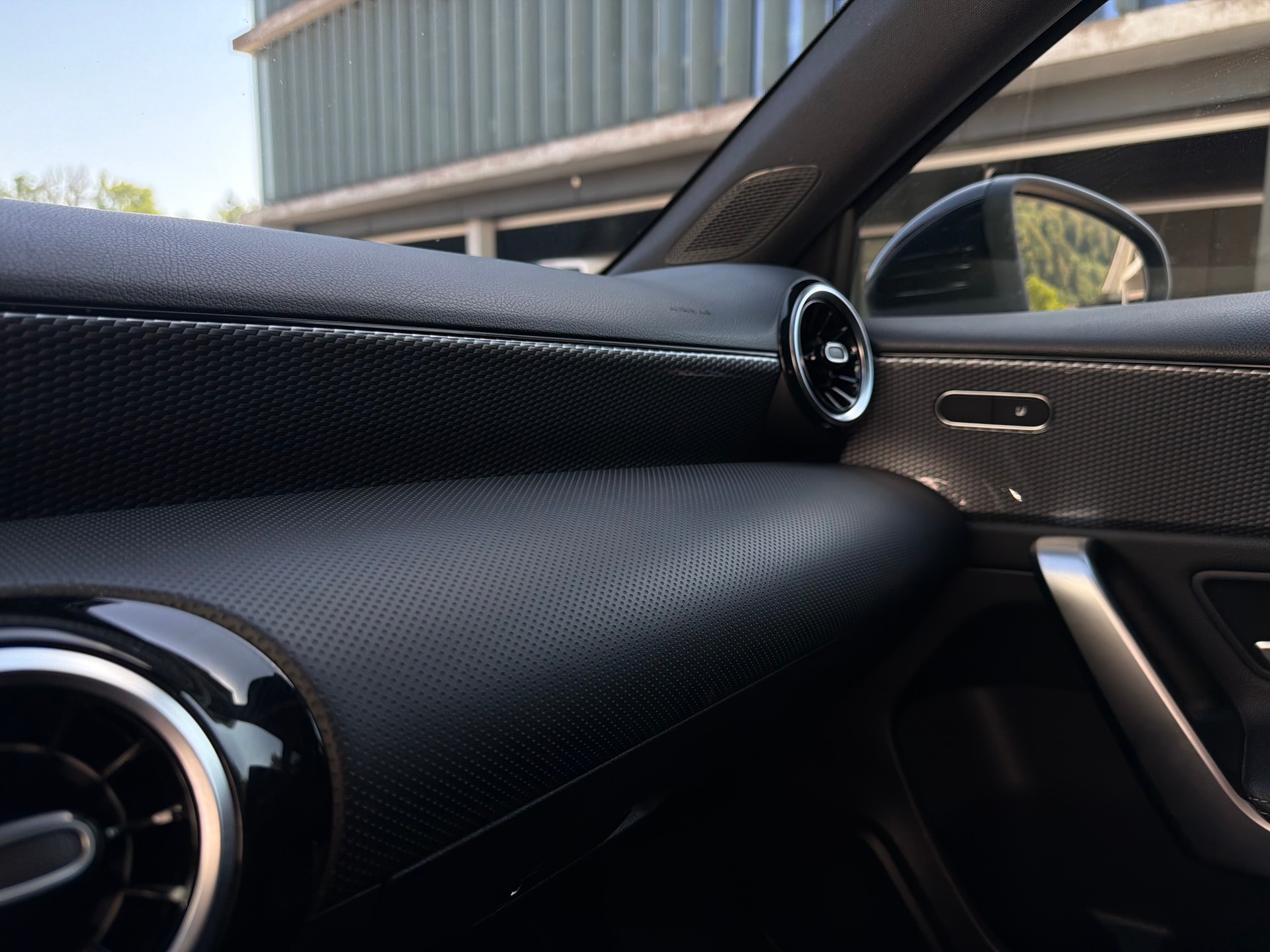 MERCEDES-BENZ A 180 Progressive 7G-DCT-image-27