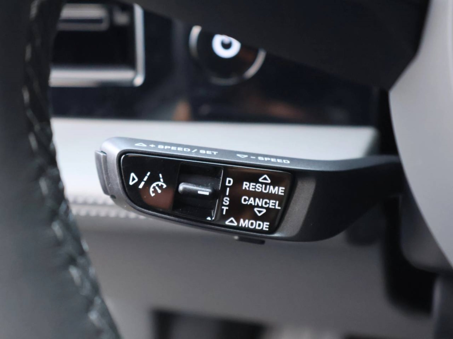 PORSCHE Taycan 4S-image-28