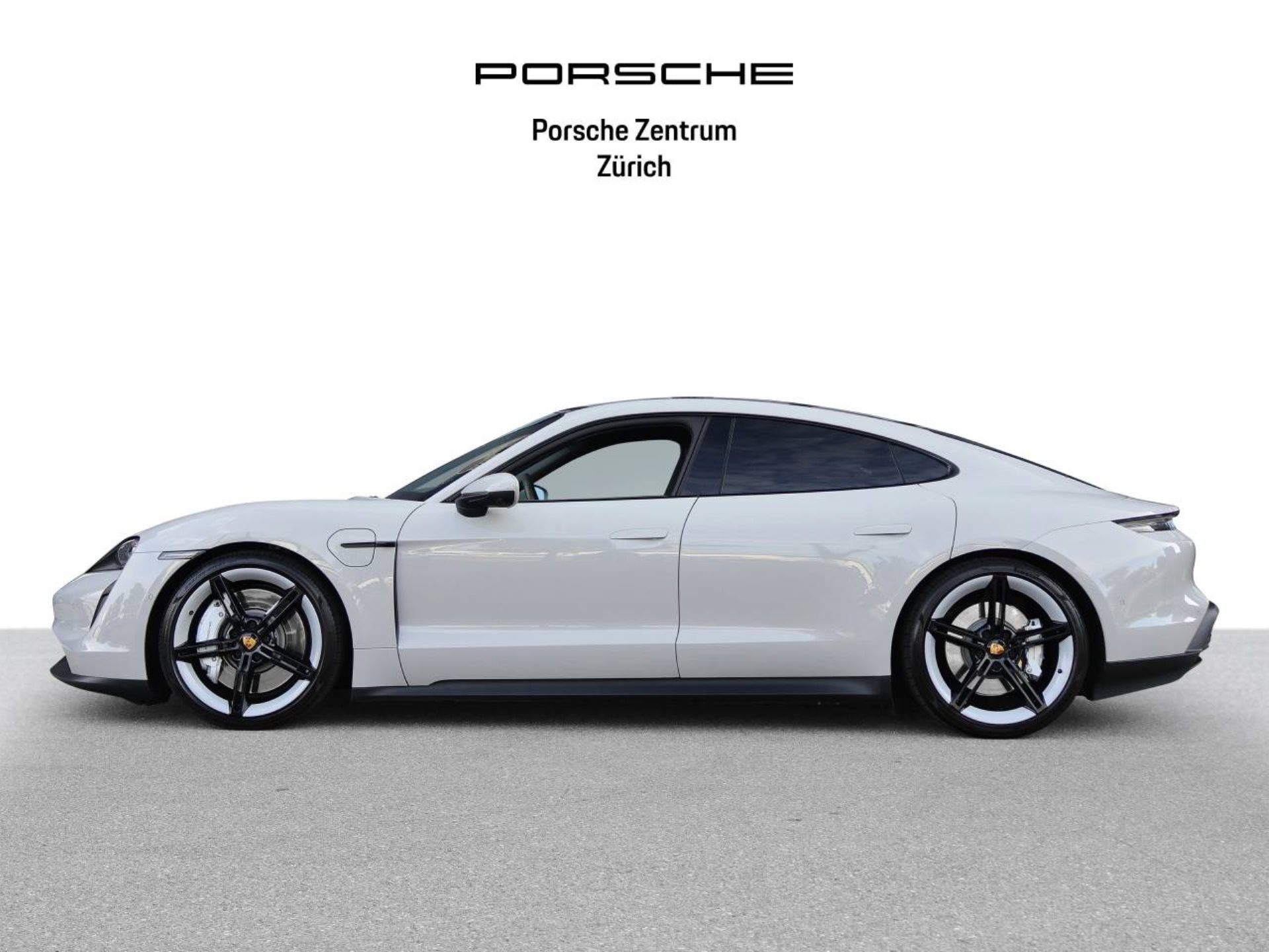PORSCHE Taycan 4S-showroom-element-1