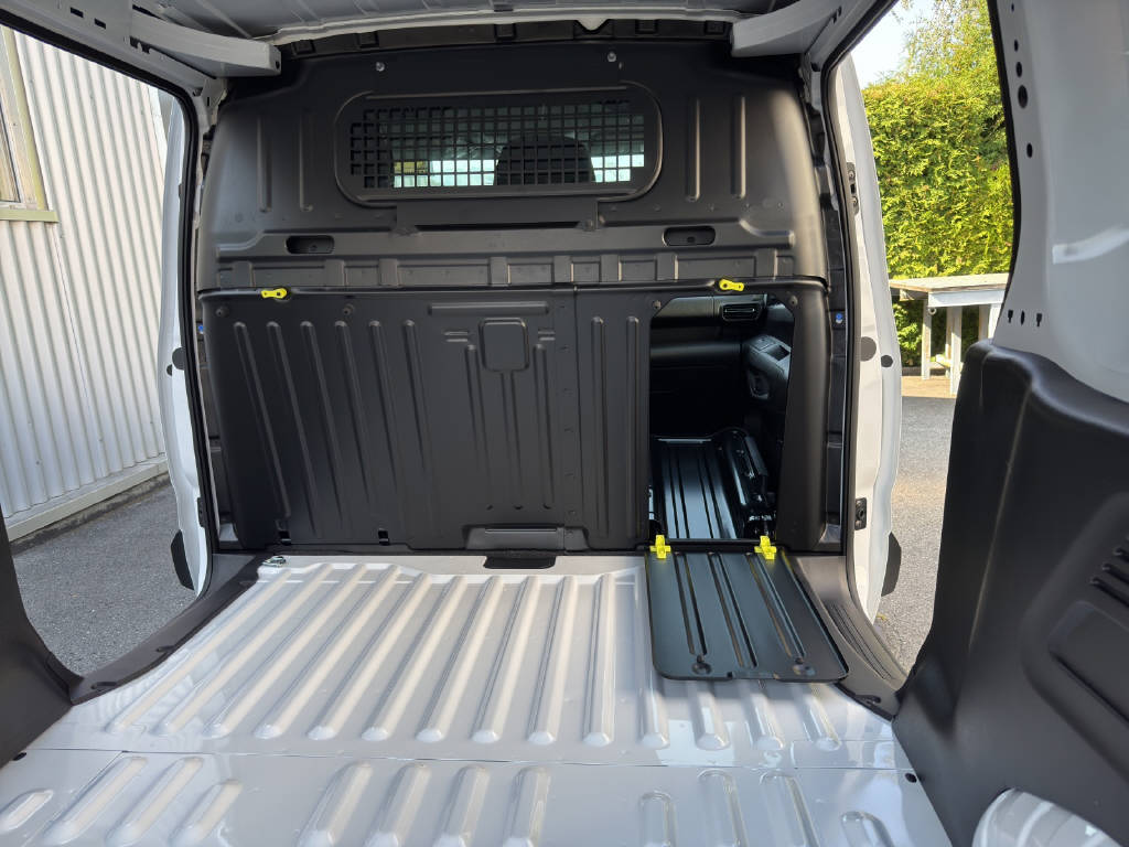 TOYOTA PROACE CITY Van L2 1.2 Active-image-15