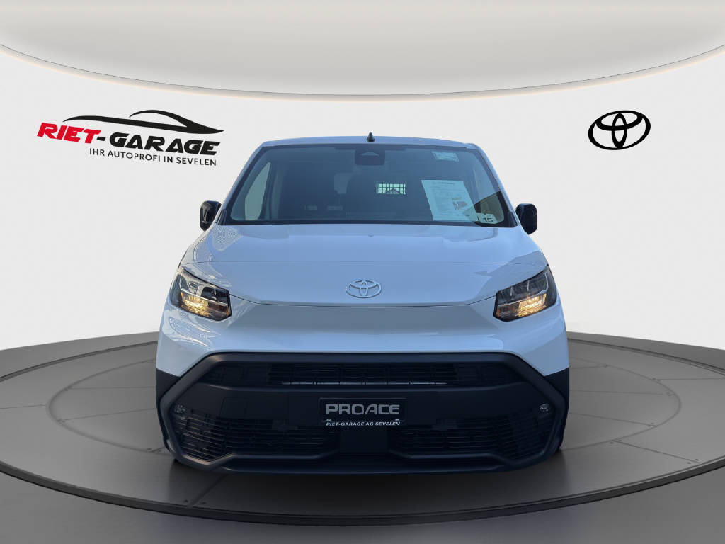 TOYOTA PROACE CITY Van L2 1.2 Active-image-1
