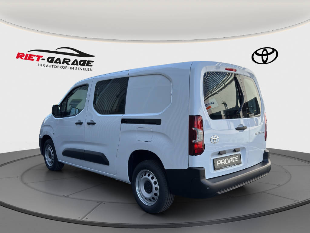 TOYOTA PROACE CITY Van L2 1.2 Active-image-2