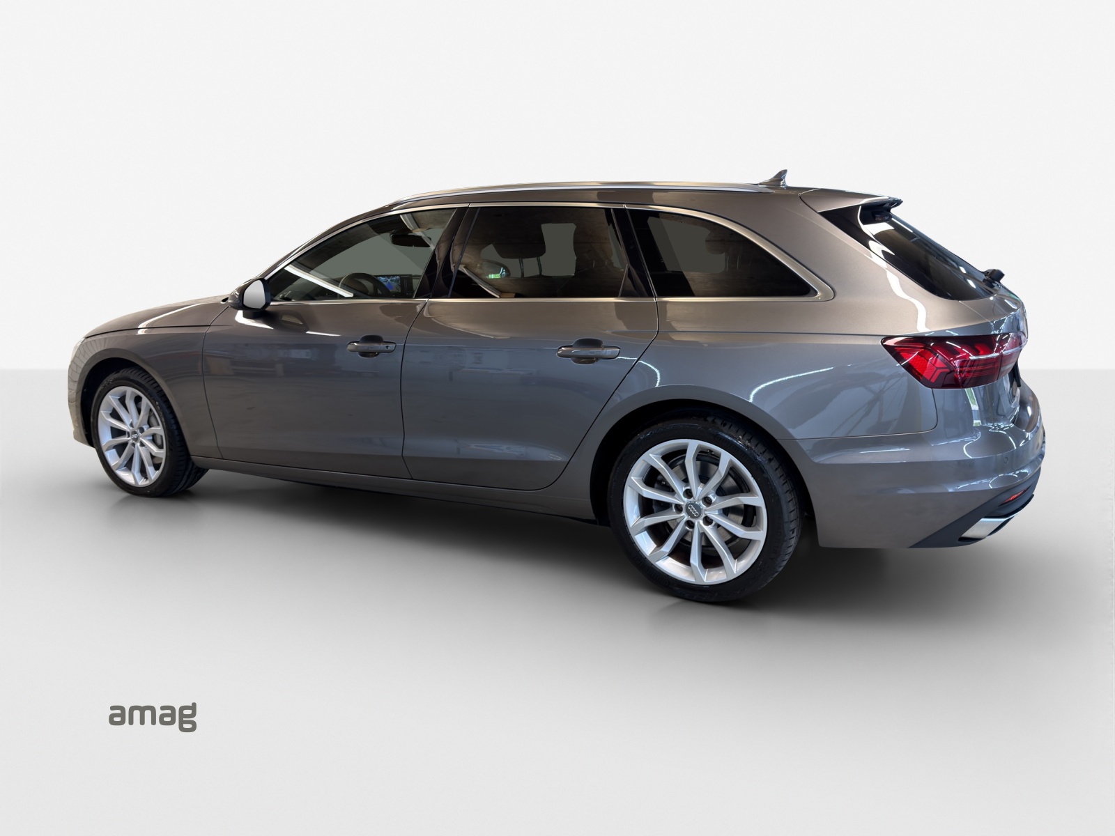 AUDI A4 Avant 40 TDI quattro S-tronic-image-2
