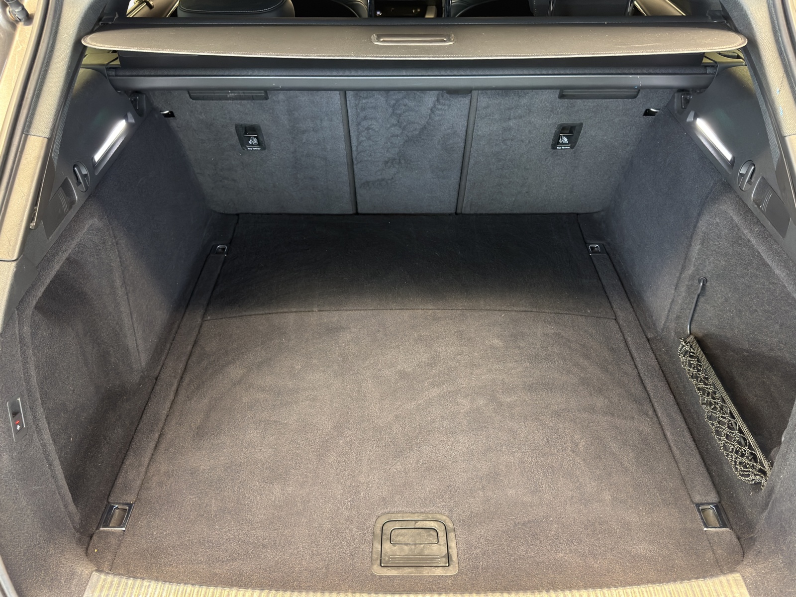 AUDI A4 Avant 40 TDI quattro S-tronic-image-12