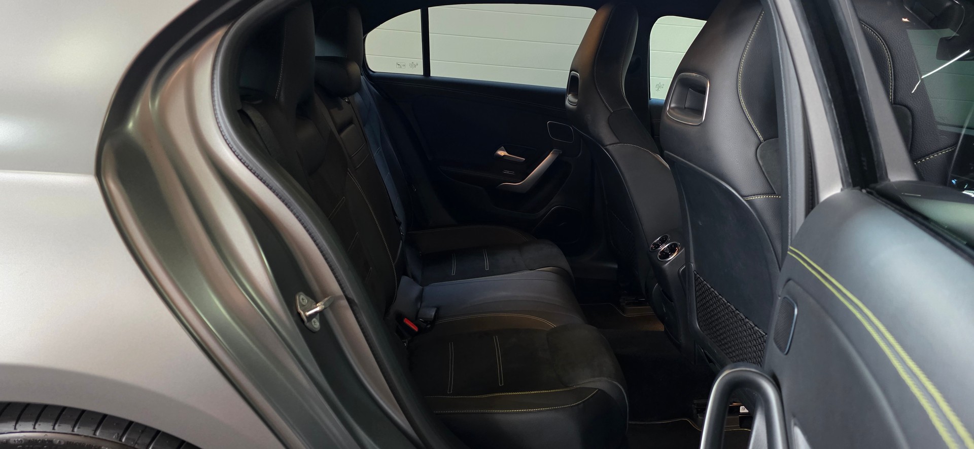 MERCEDES-BENZ A 250 AMG Line 7G-DCT *Edition One*-image-26