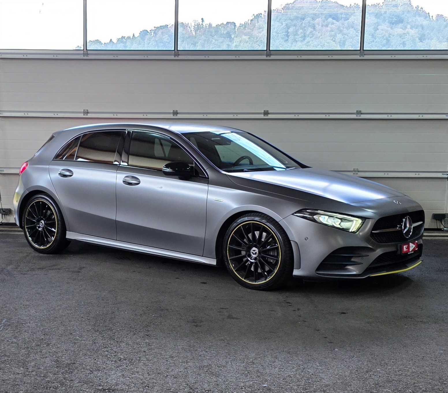 MERCEDES-BENZ A 250 AMG Line 7G-DCT *Edition One*-image-6