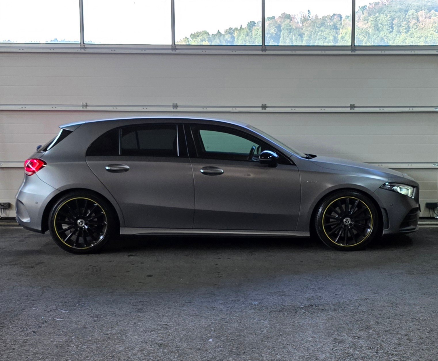 MERCEDES-BENZ A 250 AMG Line 7G-DCT *Edition One*-image-5