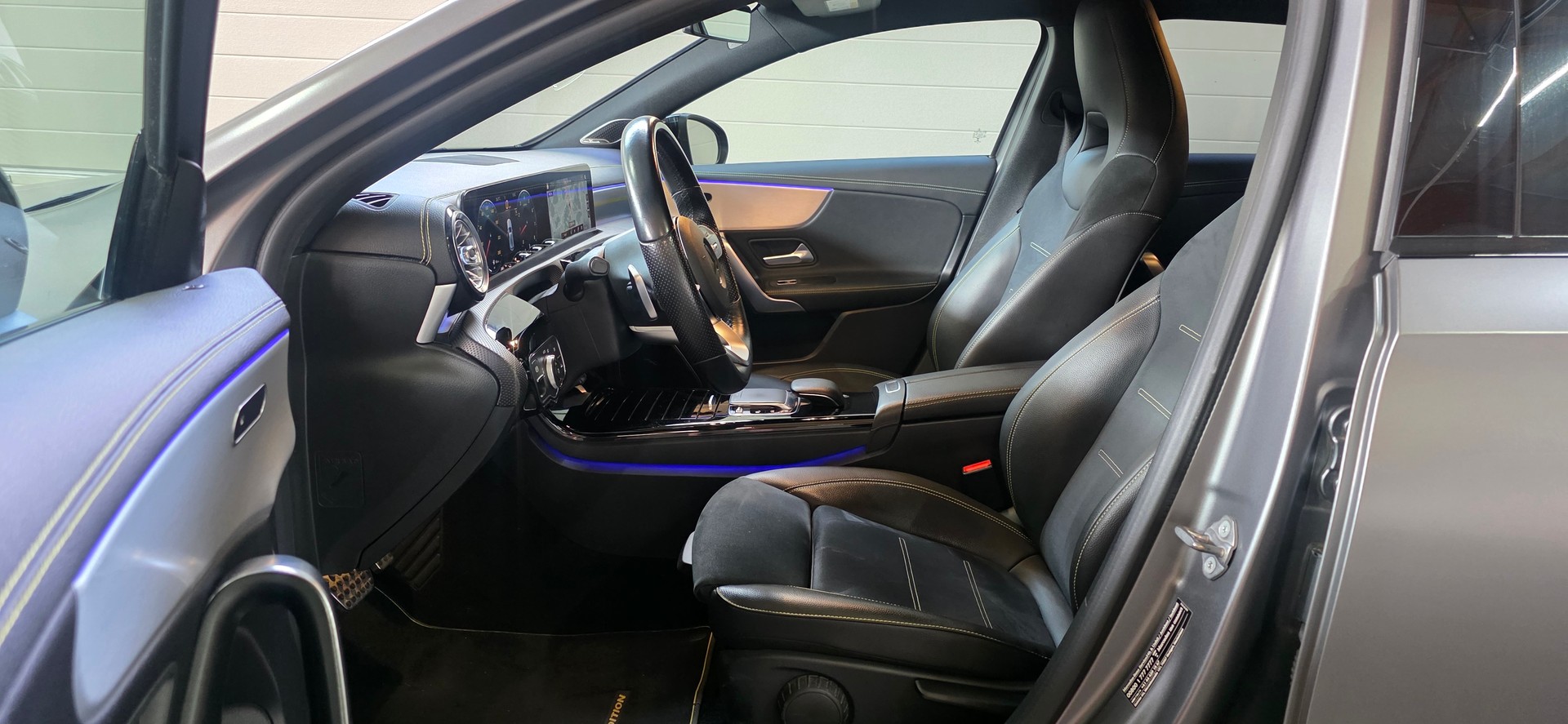 MERCEDES-BENZ A 250 AMG Line 7G-DCT *Edition One*-image-8