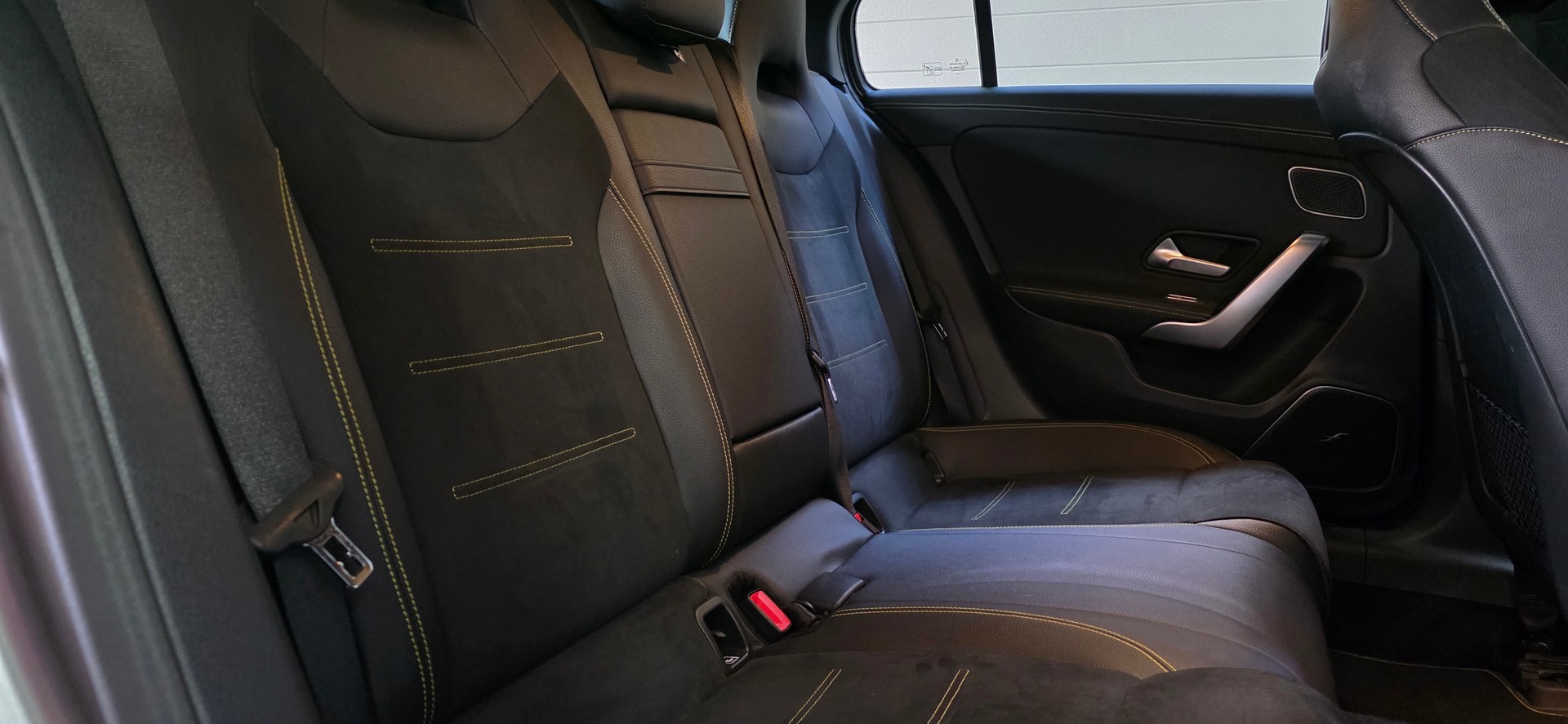 MERCEDES-BENZ A 250 AMG Line 7G-DCT *Edition One*-image-27