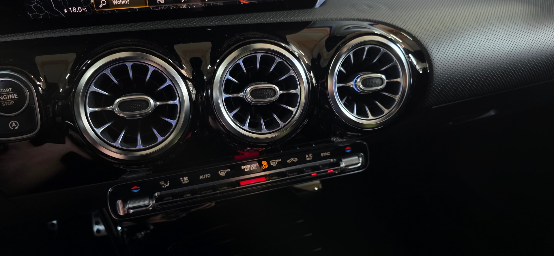 MERCEDES-BENZ A 250 AMG Line 7G-DCT *Edition One*-image-23