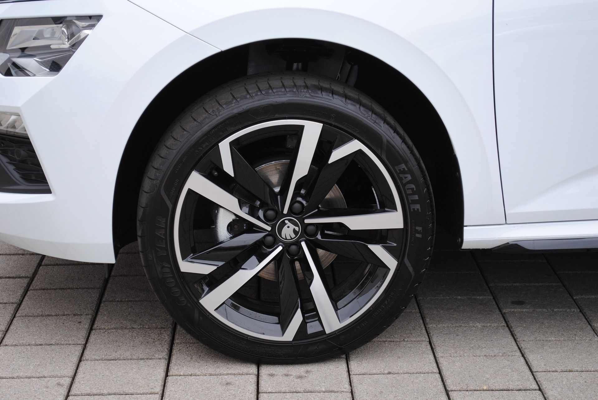 SKODA Kamiq 1.5 TSI Monte Carlo DSG-image-7