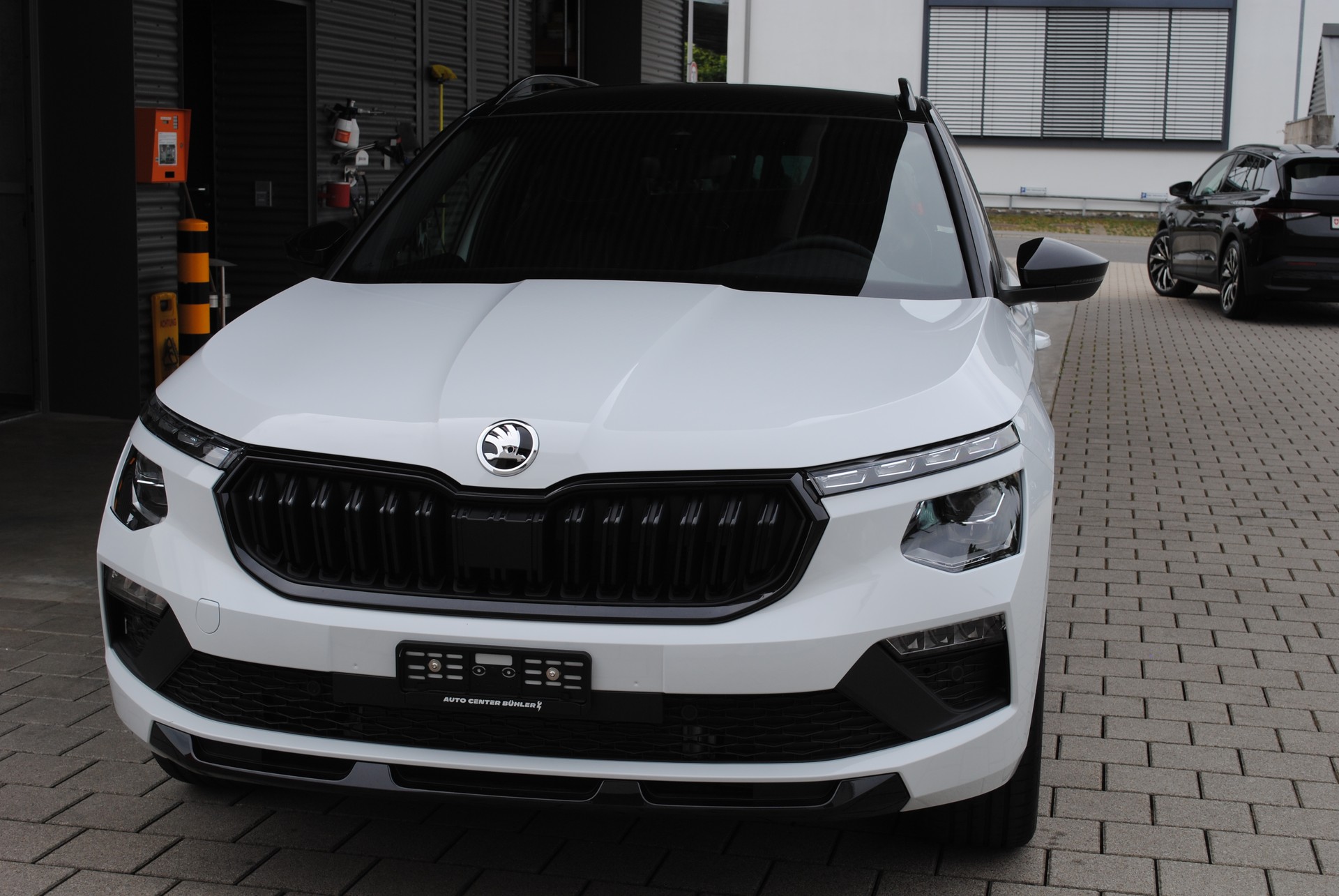 SKODA Kamiq 1.5 TSI Monte Carlo DSG-showroom-element-1