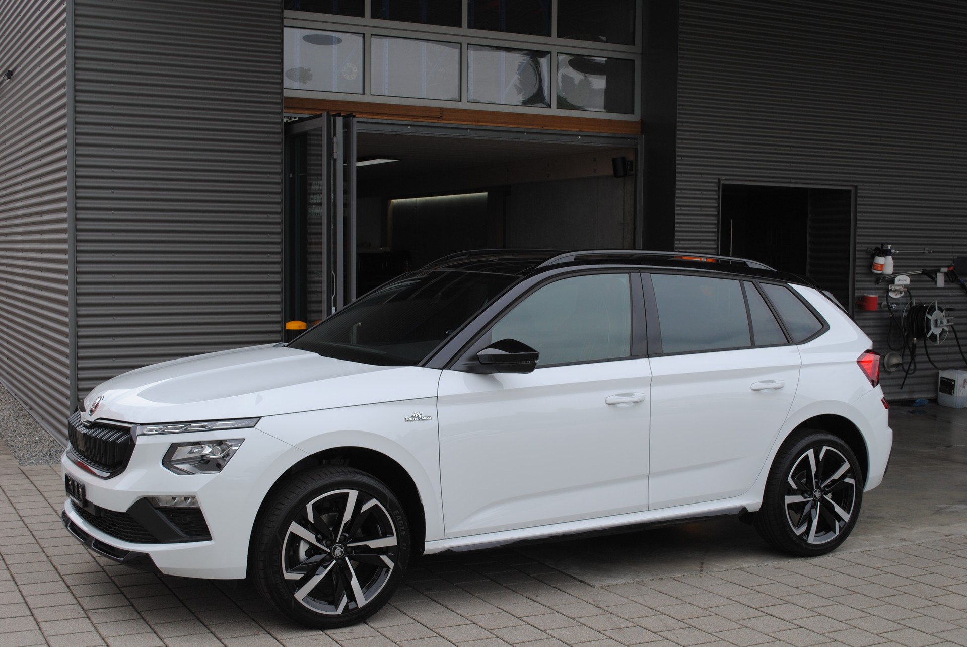 SKODA Kamiq 1.5 TSI Monte Carlo DSG-showroom-element-3