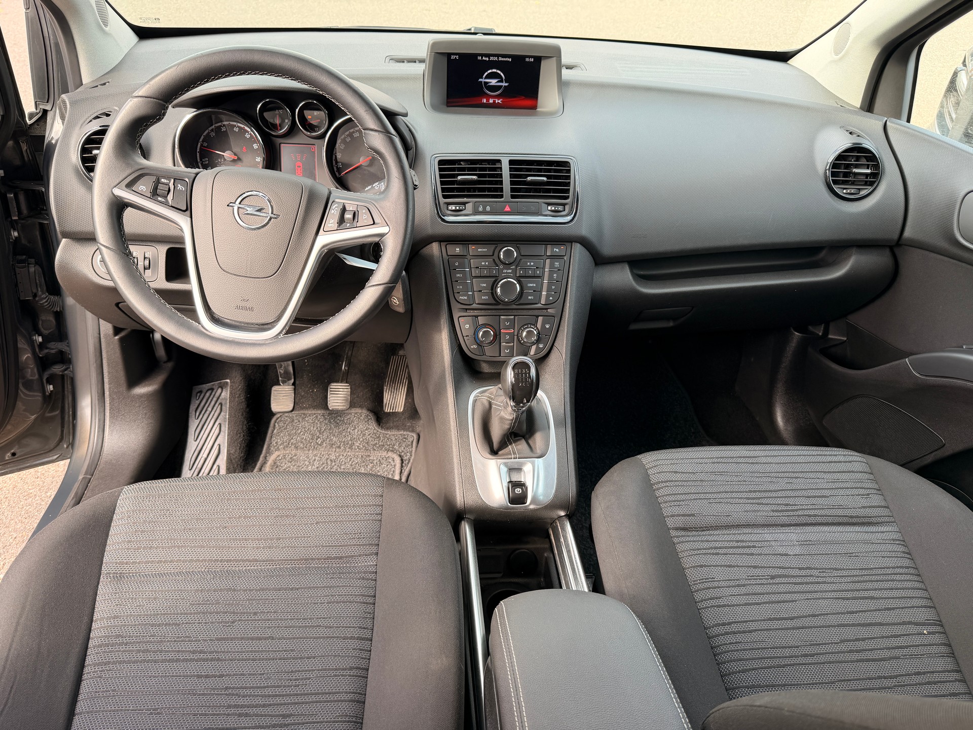 OPEL Meriva 1.4 Turbo Cosmo-image-4