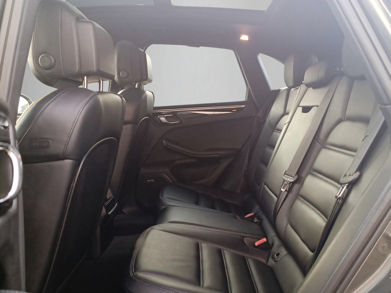 PORSCHE Macan S PDK-image-18