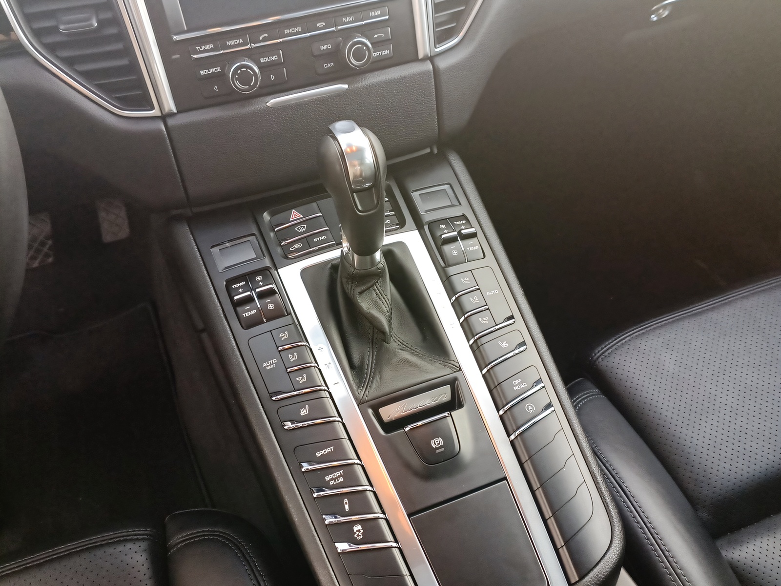 PORSCHE Macan S PDK-image-21