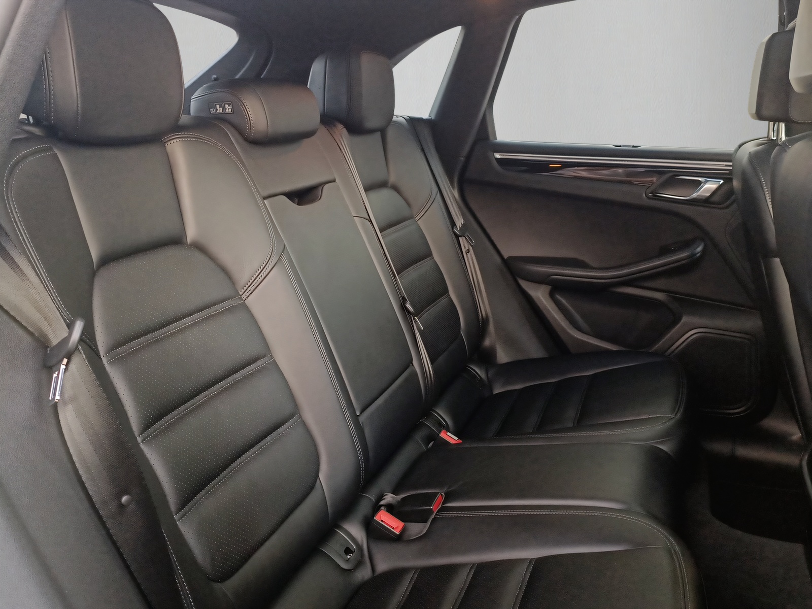 PORSCHE Macan S PDK-image-17