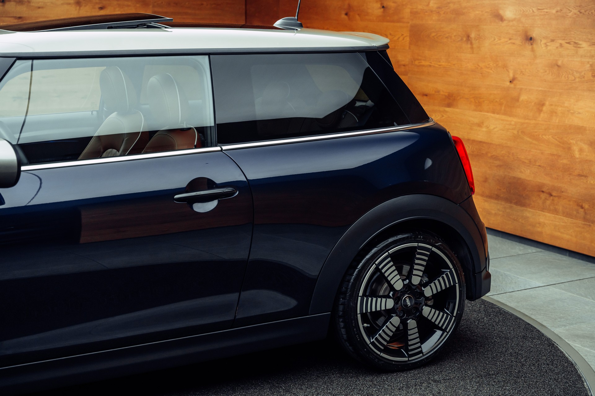 MINI Cooper S Enigmatic Black Metallic-image-18