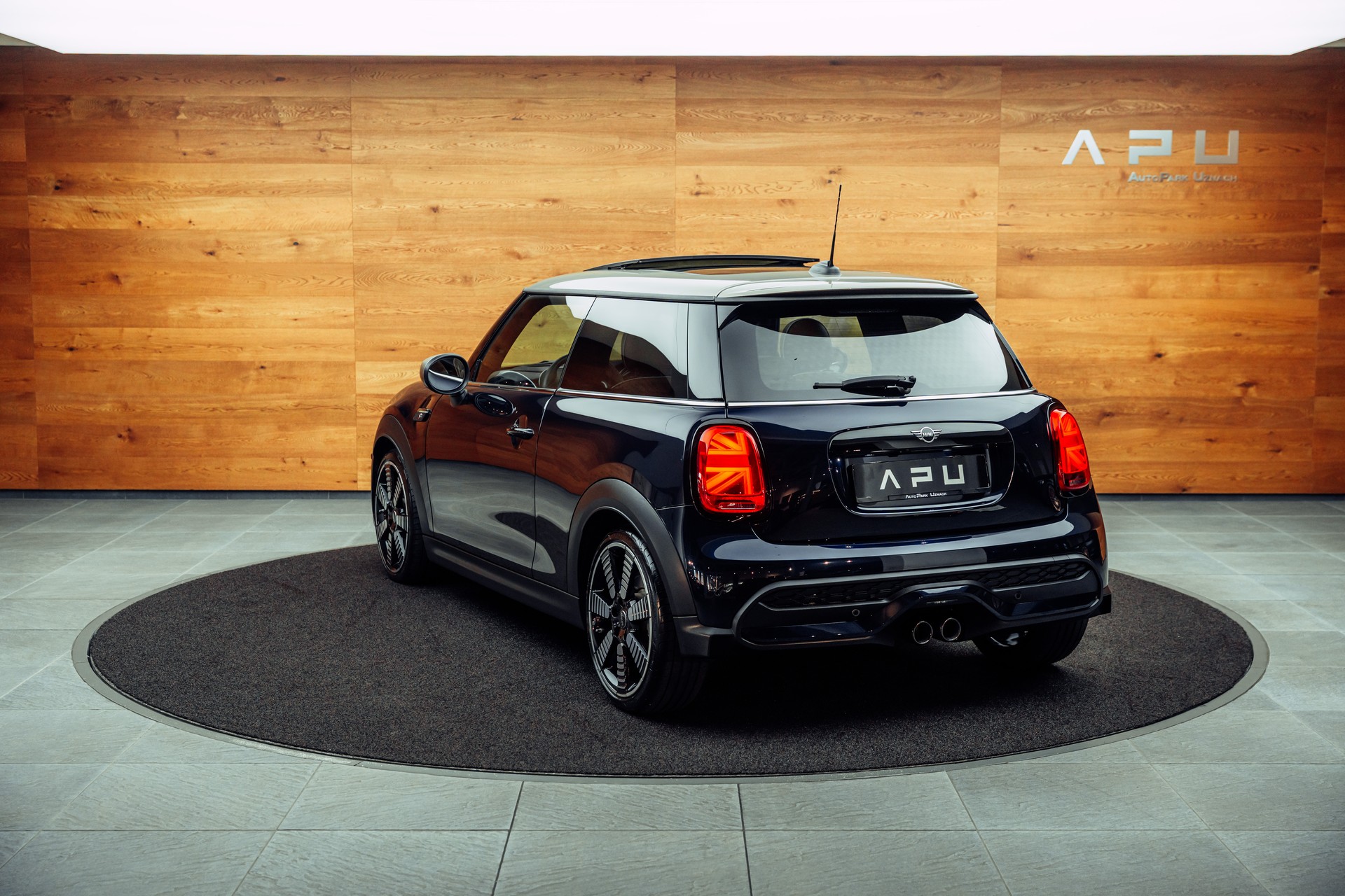 MINI Cooper S Enigmatic Black Metallic-image-2