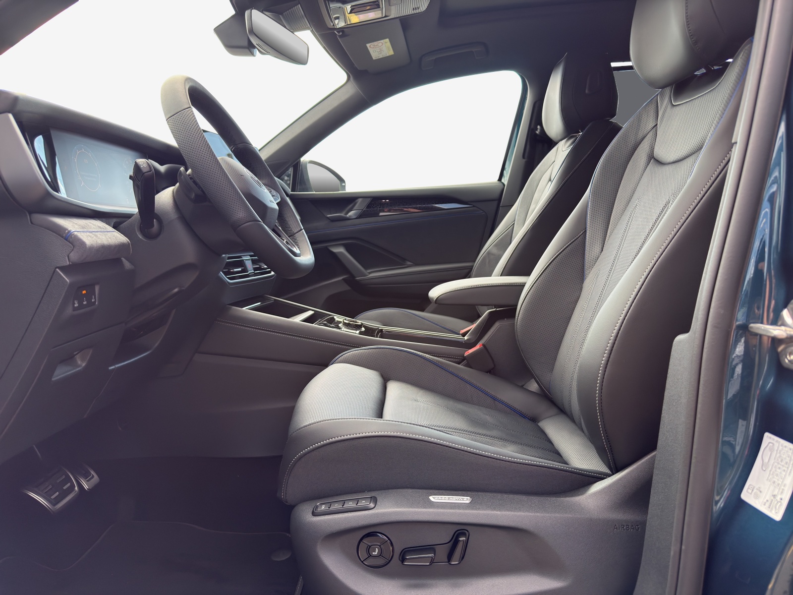VW Tayron 2.0 TSI R-Line United DSG 4Motion-image-7