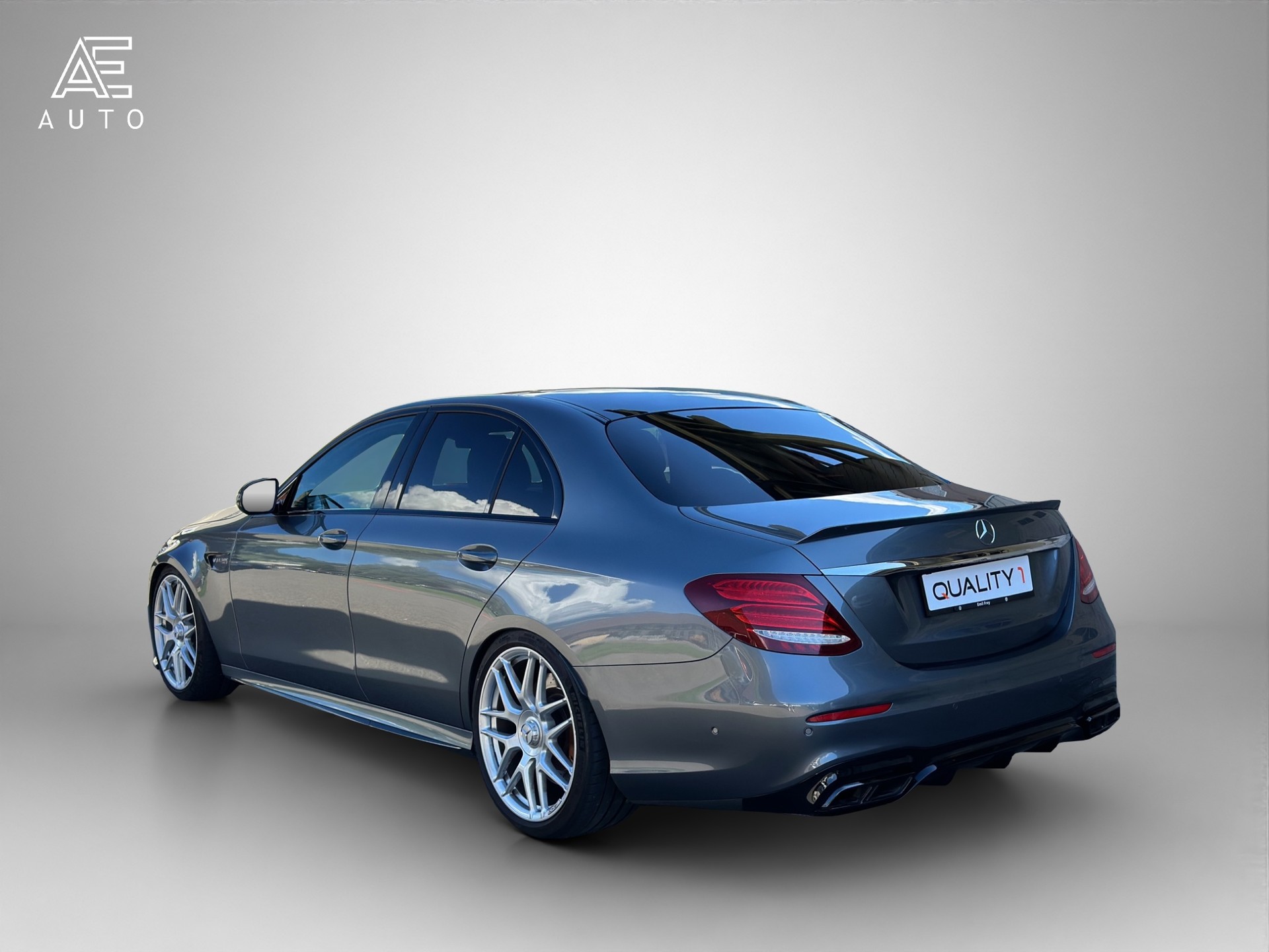 MERCEDES-BENZ E 63 AMG 4 Matic 9G-Tronic-image-4