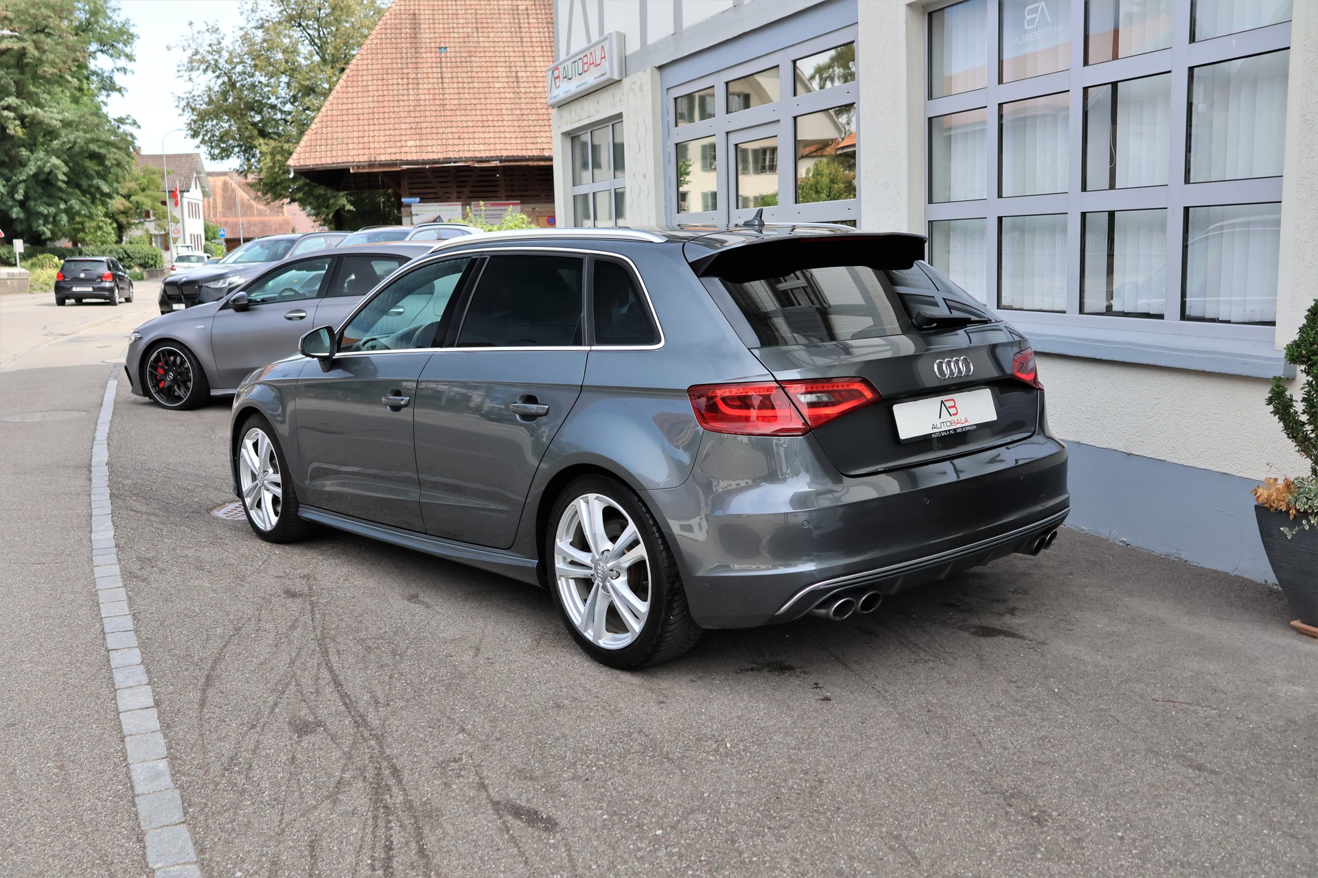 AUDI S3 Sportback 2.0 TFSI quattro (CH)-image-6