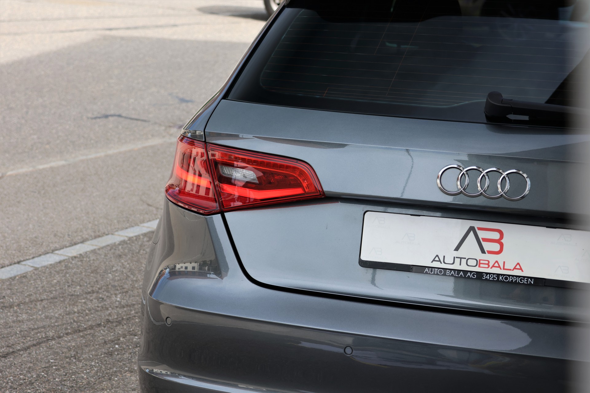 AUDI S3 Sportback 2.0 TFSI quattro (CH)-image-5