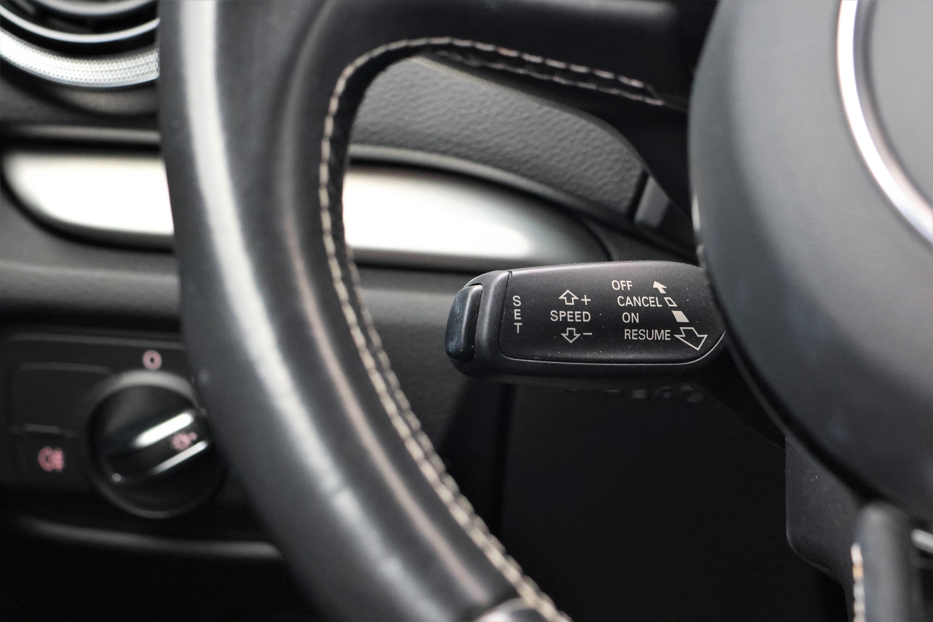 AUDI S3 Sportback 2.0 TFSI quattro (CH)-image-15