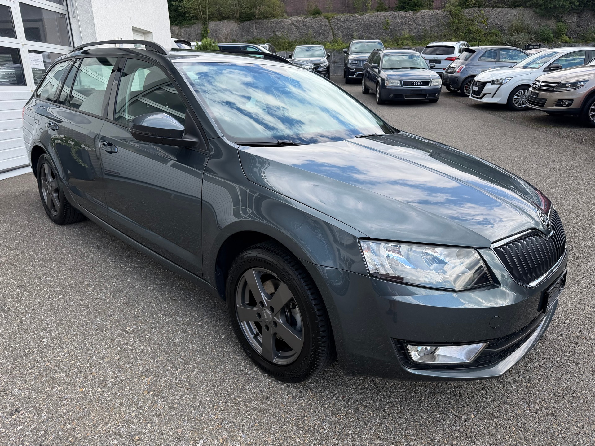 SKODA Octavia Combi 2.0 TDI Ambition-image-3