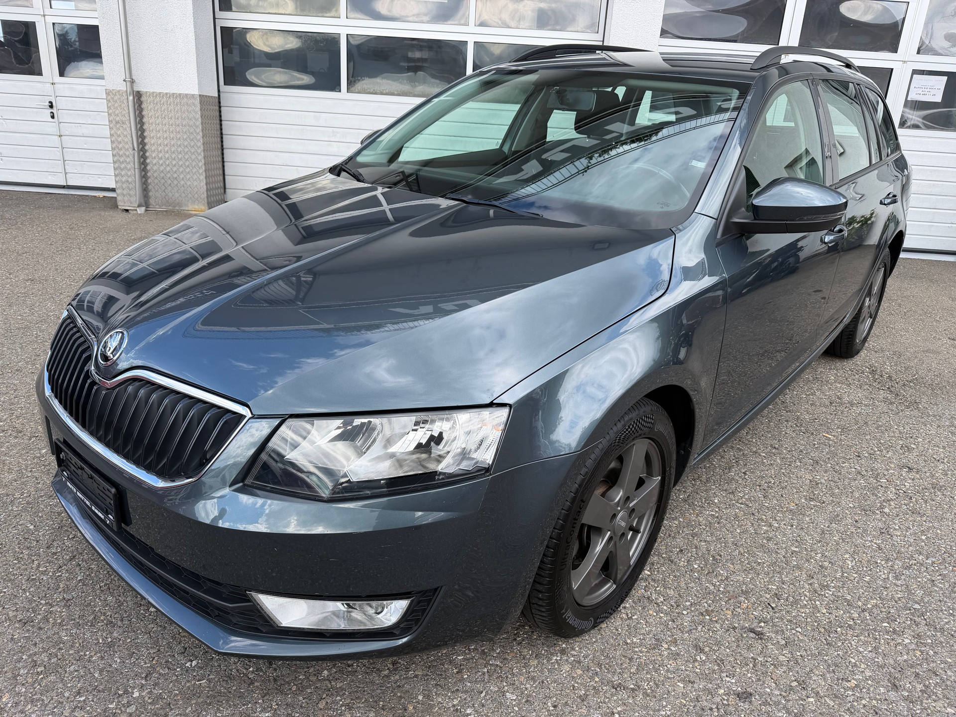SKODA Octavia Combi 2.0 TDI Ambition-image-0