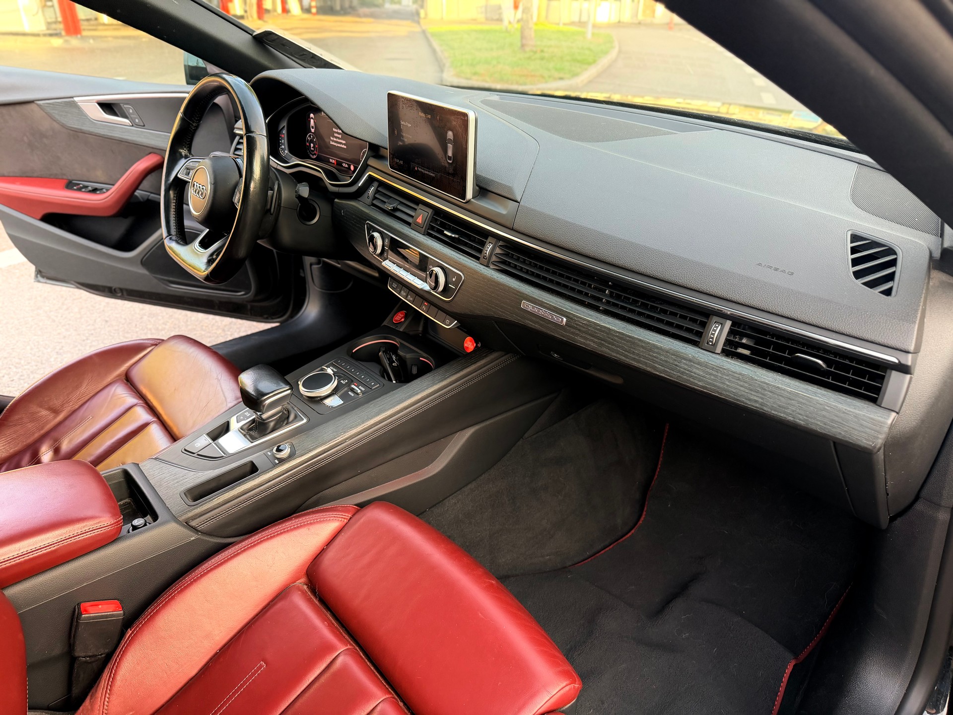 AUDI A5 Sportback 2.0 TDI quattro S-tronic-image-8