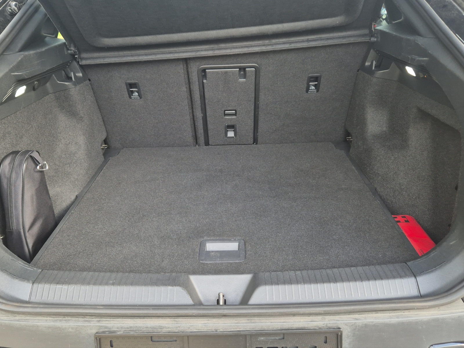 VW ID.5 Pro Performance 77 kWh 75 Edition-image-24