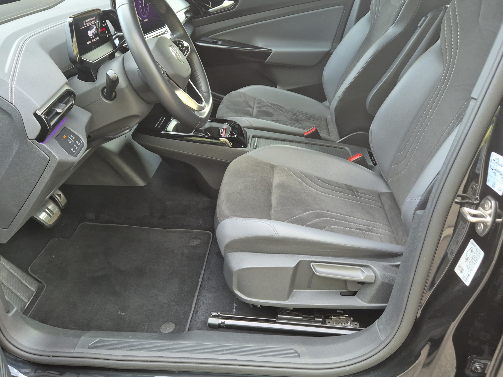 VW ID.5 Pro Performance 77 kWh 75 Edition-image-8