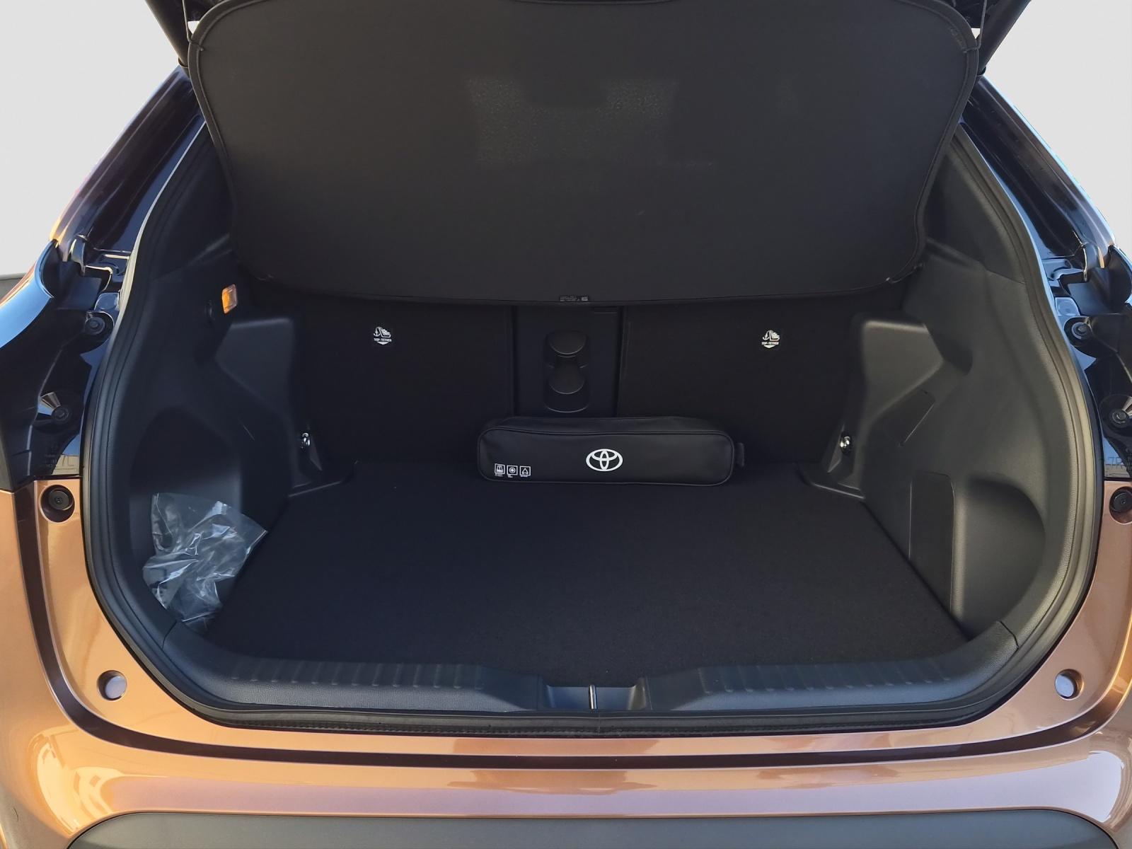 TOYOTA Yaris Cross 1.5 VVT-i HSD Premium AWD-i-image-9