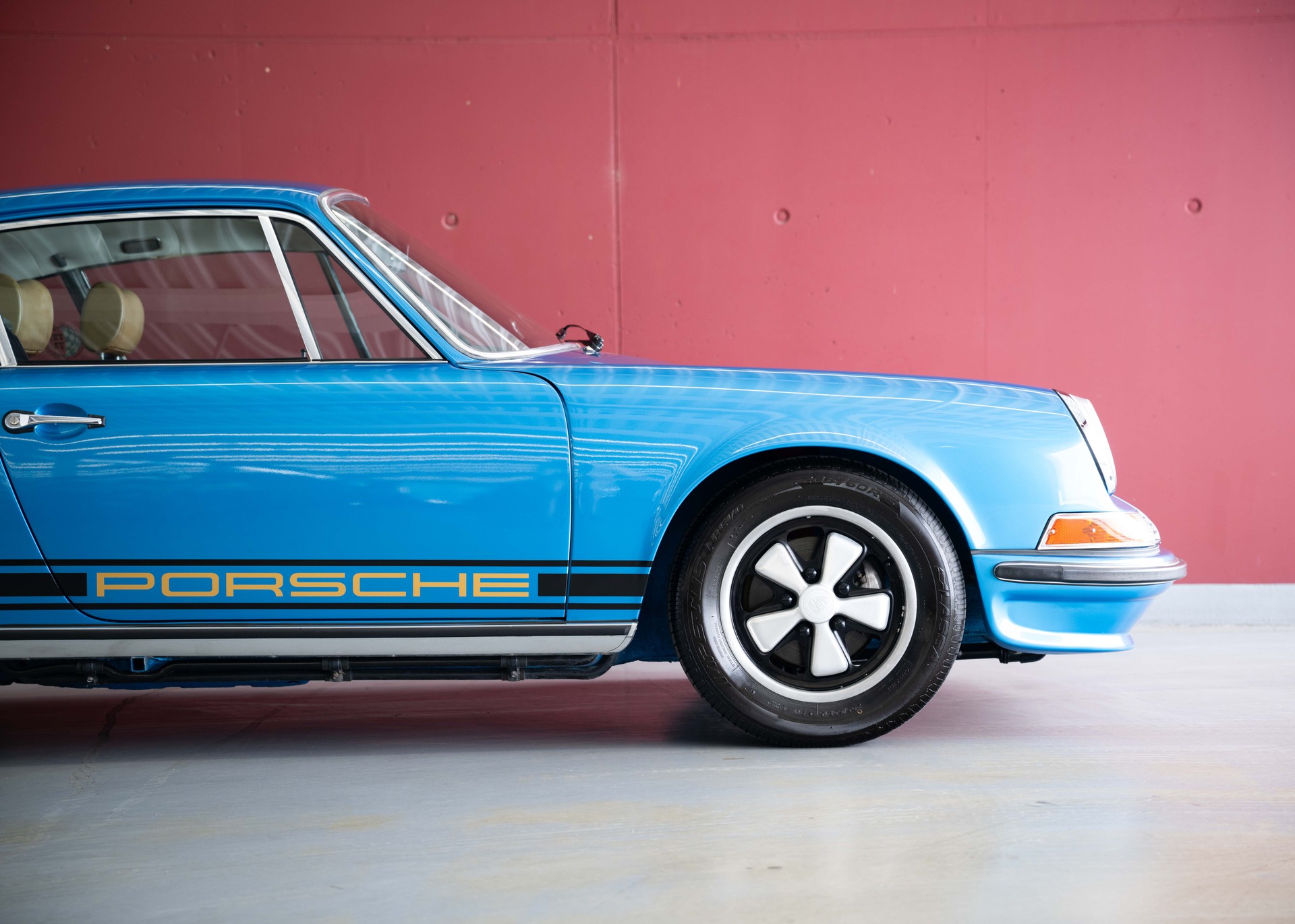 PORSCHE 911 2.4 E Oil trap (Swiss car, MY72, 1 of 1'124 produced, restored by Porsche specialist, mint condition, matching number)-image-7