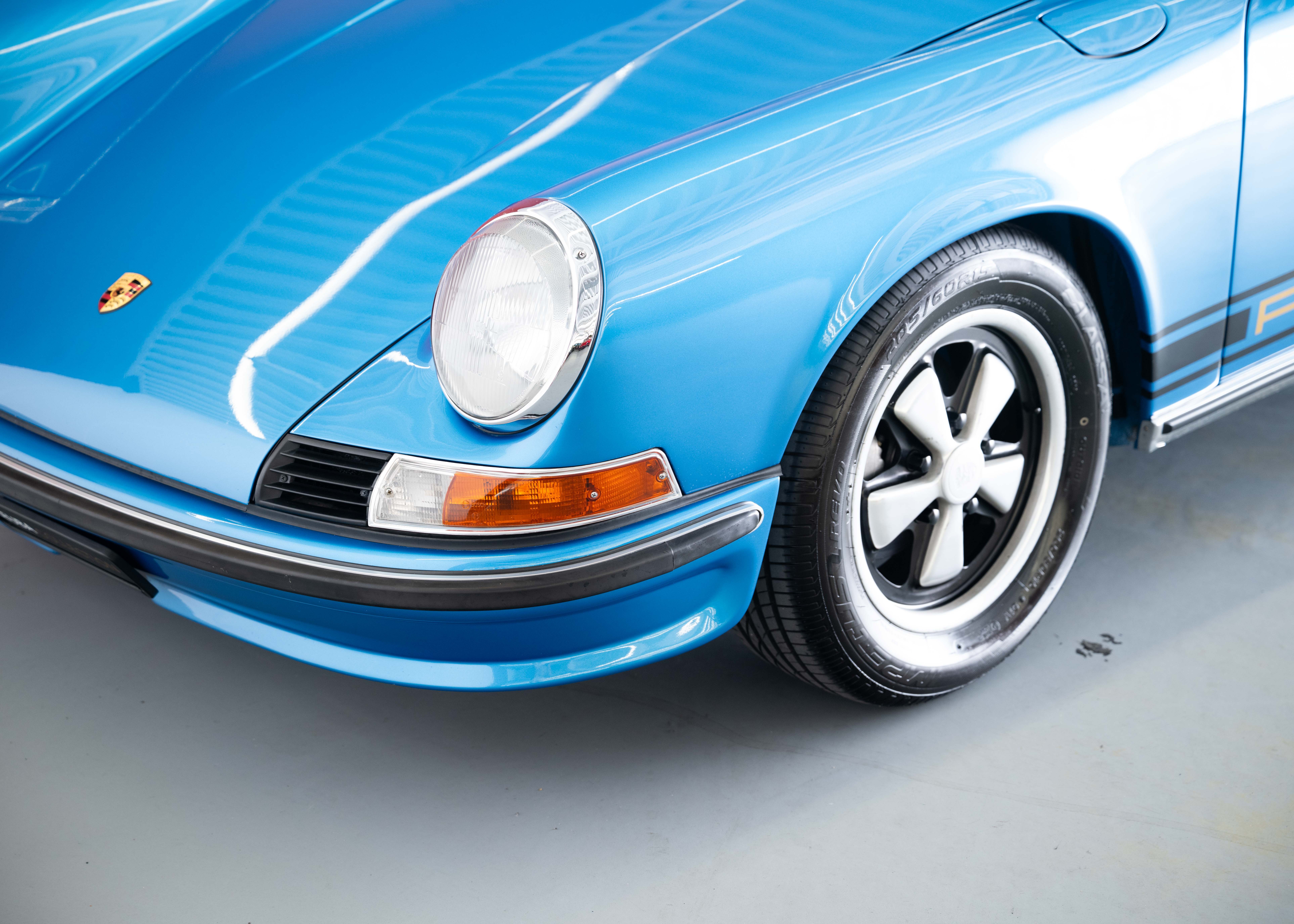 Image PORSCHE 911 911 2.4 E Oil trap (Swiss car, MY72, 1 of 1'124 produced, restored by Porsche specialist, mint condition, matching number)