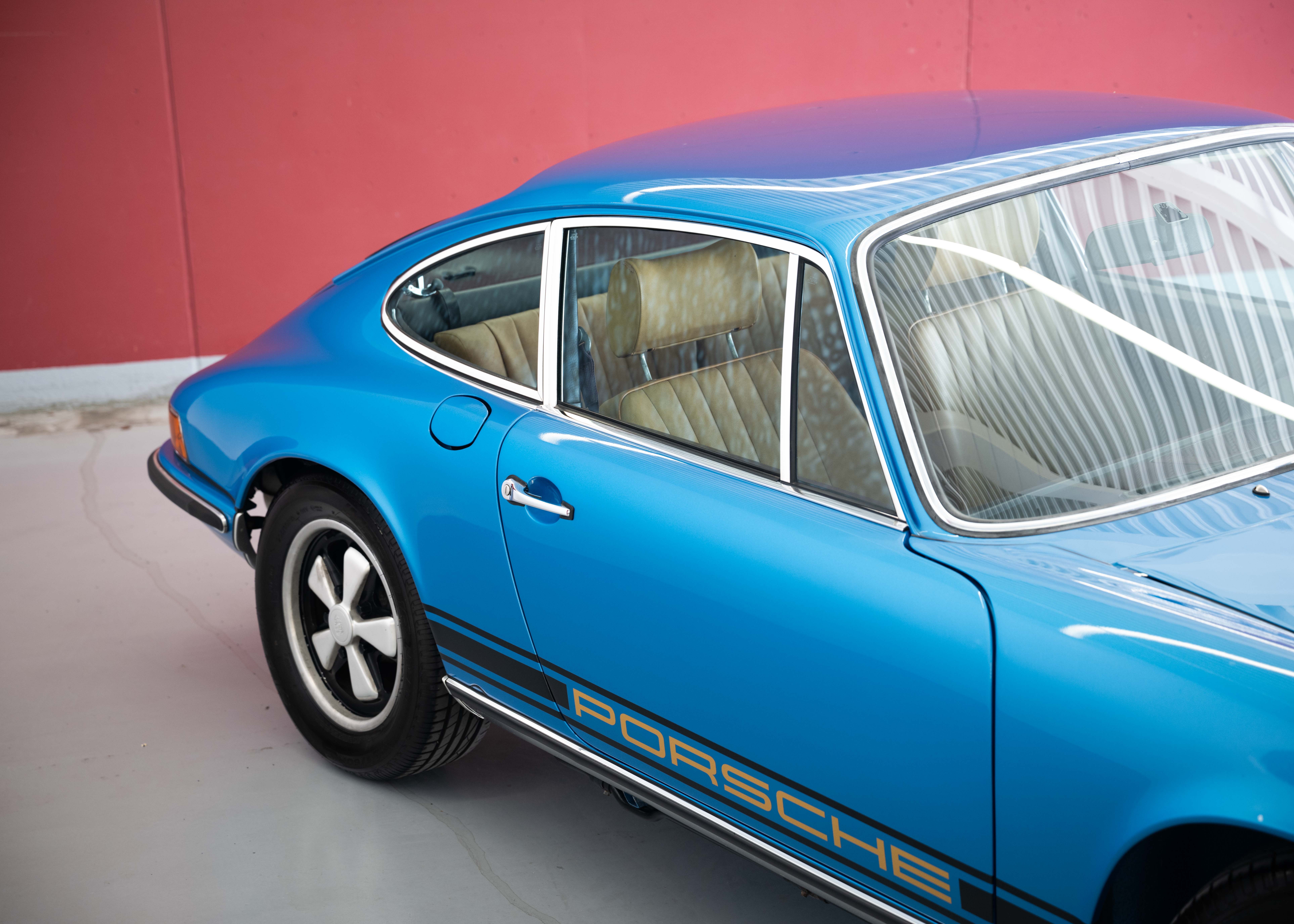 Image PORSCHE 911 911 2.4 E Oil trap (Swiss car, MY72, 1 of 1'124 produced, restored by Porsche specialist, mint condition, matching number)