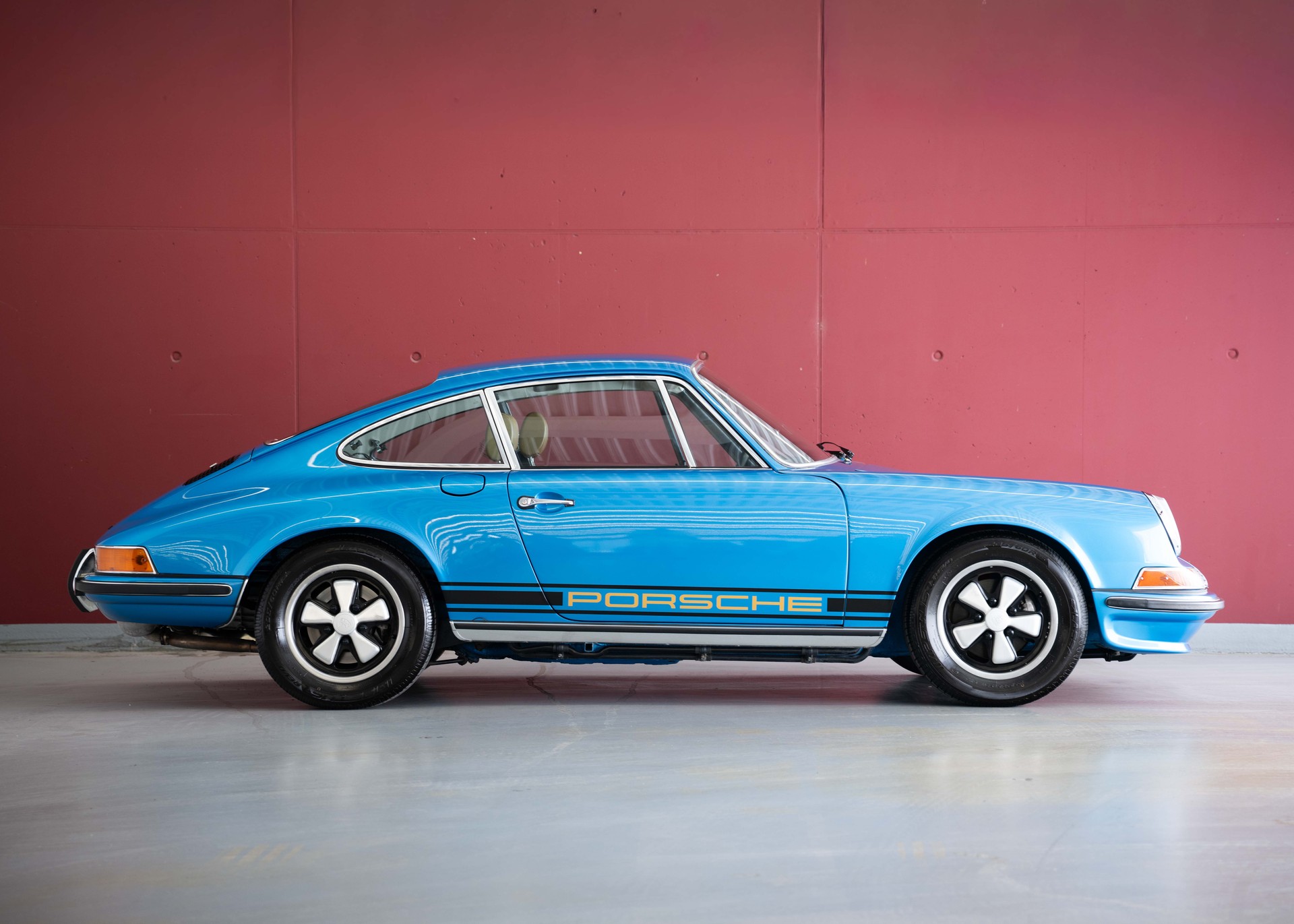 PORSCHE 911 2.4 E Oil trap (Swiss car, MY72, 1 of 1'124 produced, restored by Porsche specialist, mint condition, matching number)-image-6