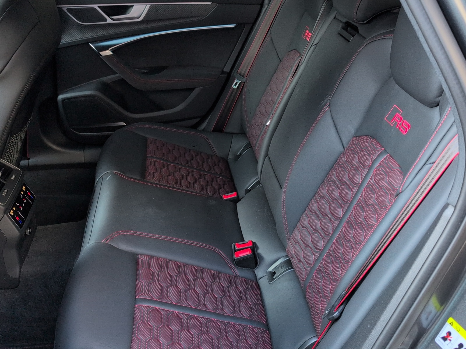 AUDI RS6 Avant 4.0 TFSI V8 Performance quattro-image-7