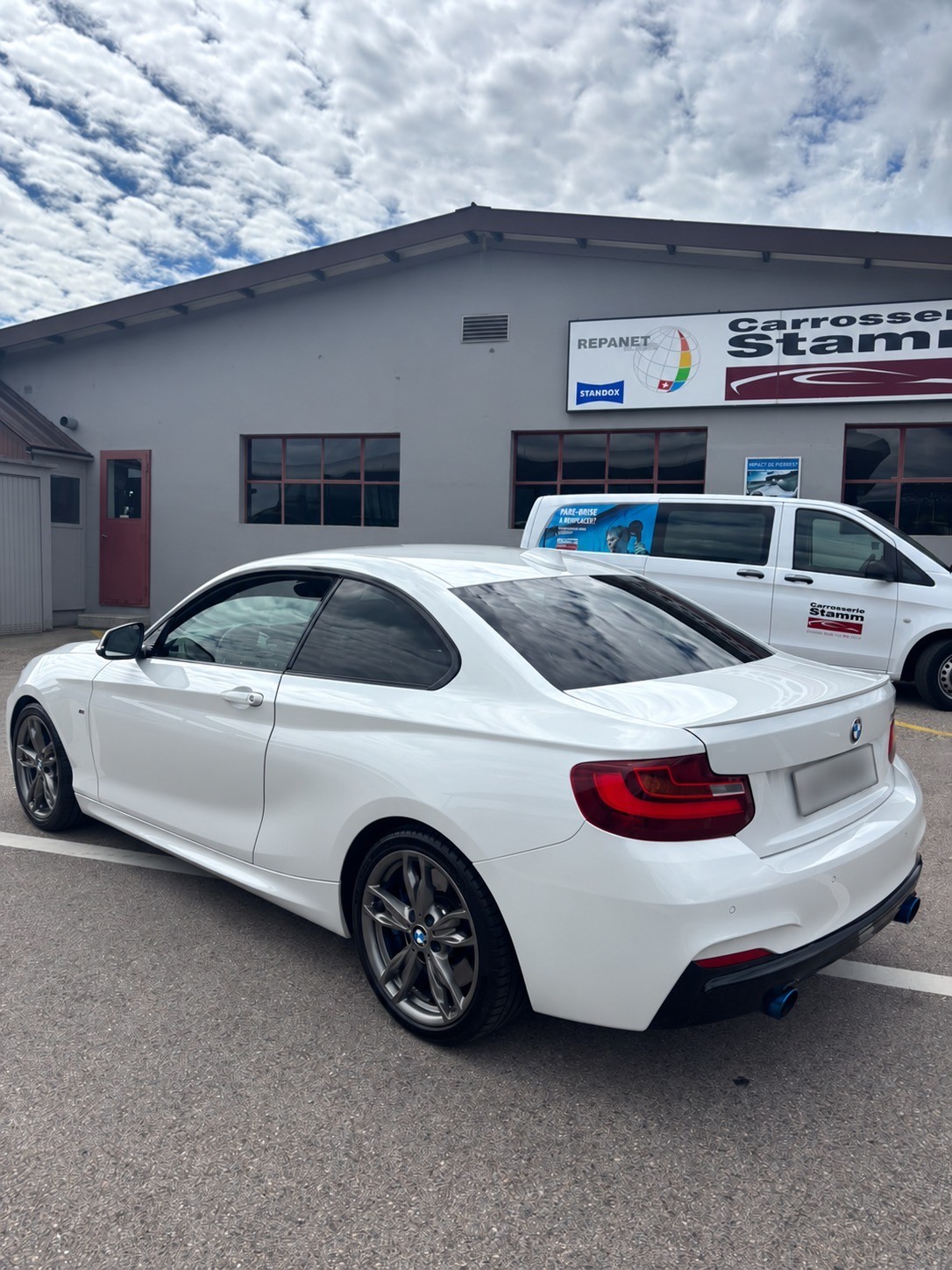BMW M235i-image-1