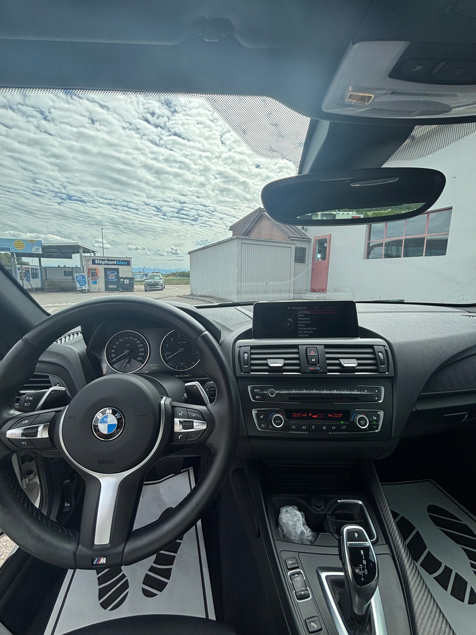 BMW M235i-image-4