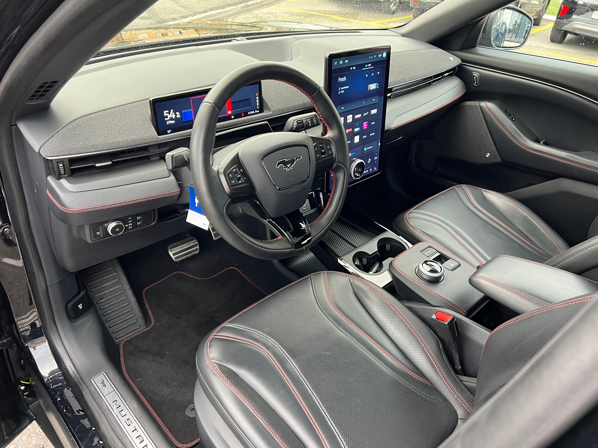 FORD Mustang MACH-E AWD 91 kWh-image-4