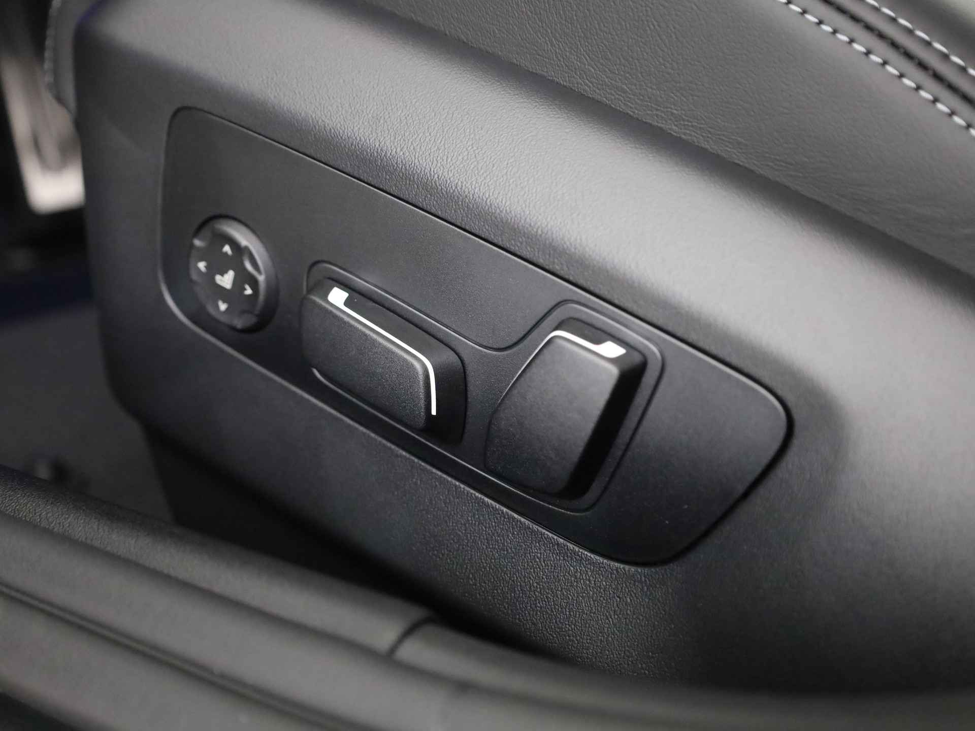 BMW M5 Touring-image-10