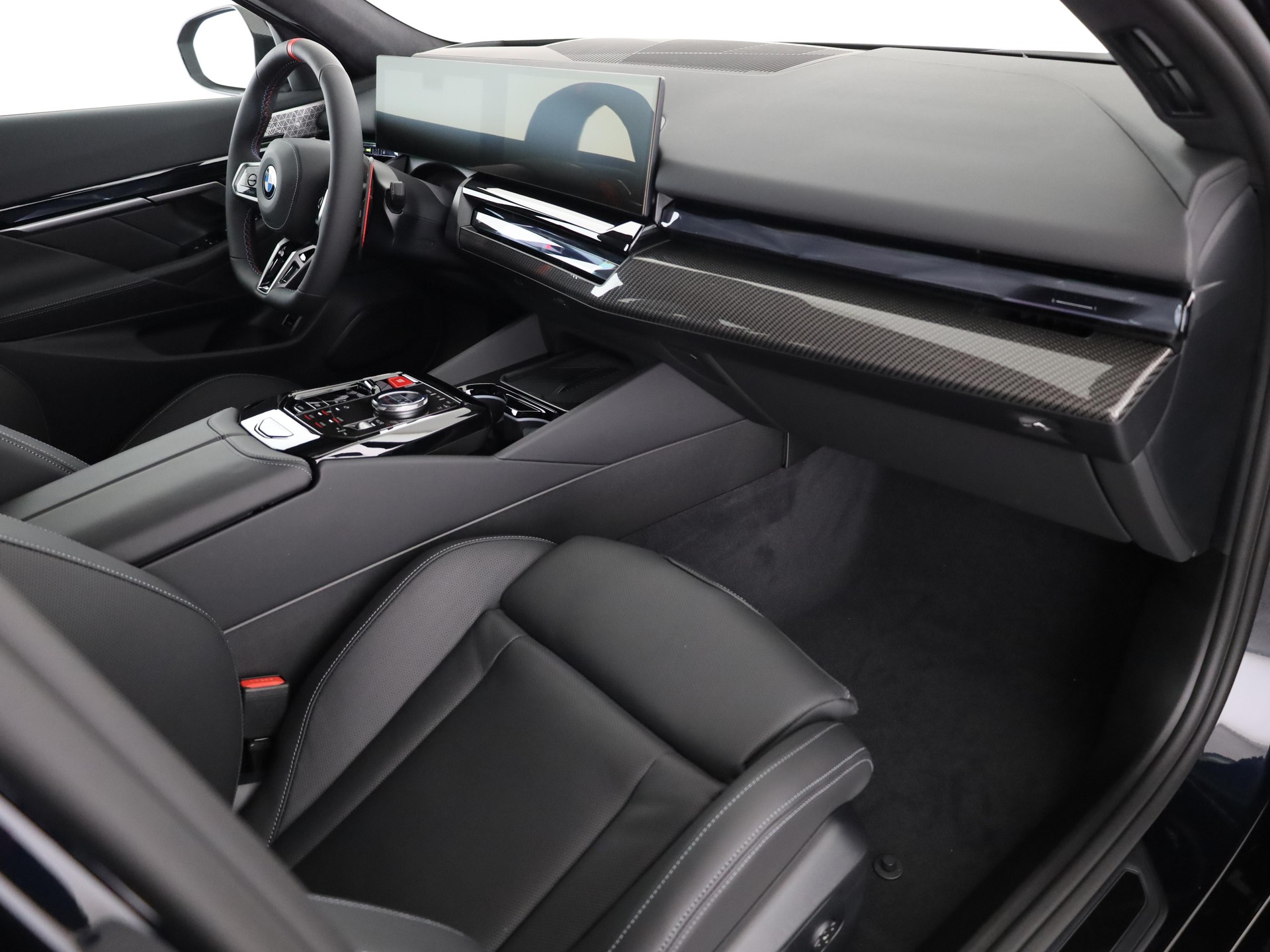 BMW M5 Touring-image-15