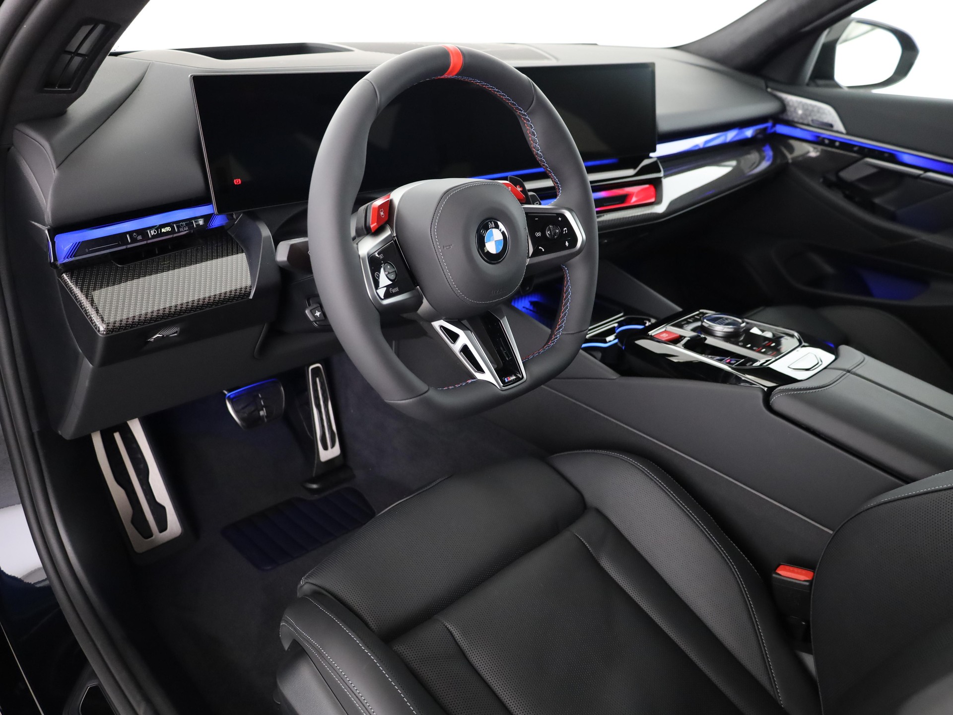 BMW M5 Touring-image-9