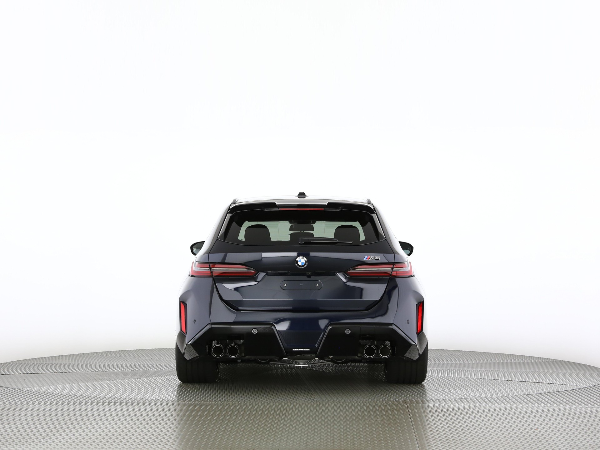 BMW M5 Touring-image-3