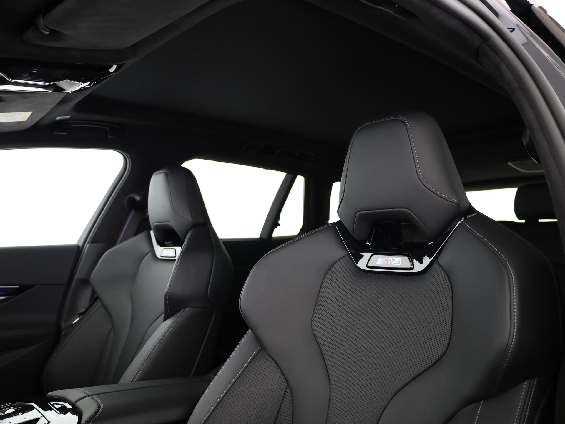 BMW M5 Touring-image-13